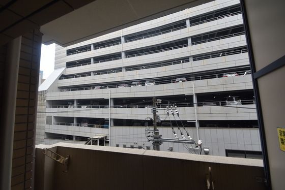 �y���]�z�@