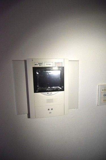 �y�Z�L�����e�B�z�@