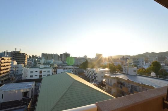 �y���]�z�@