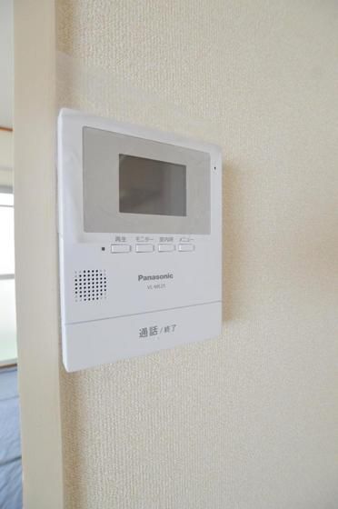 �y�Z�L�����e�B�z�@