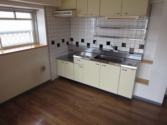 �y�L�b�`���z�@