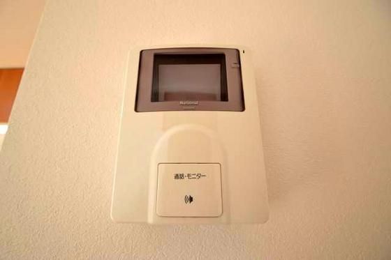 �y�Z�L�����e�B�z�@