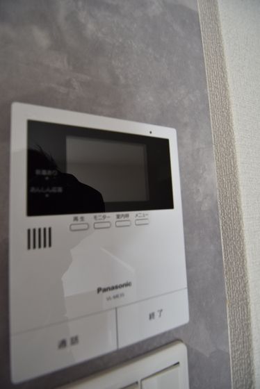 �y�Z�L�����e�B�z�@