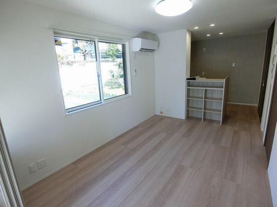 �y�����E���r���O�z�@