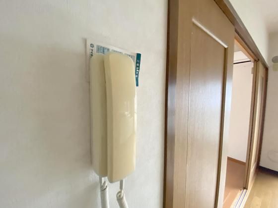 �y�Z�L�����e�B�z�@