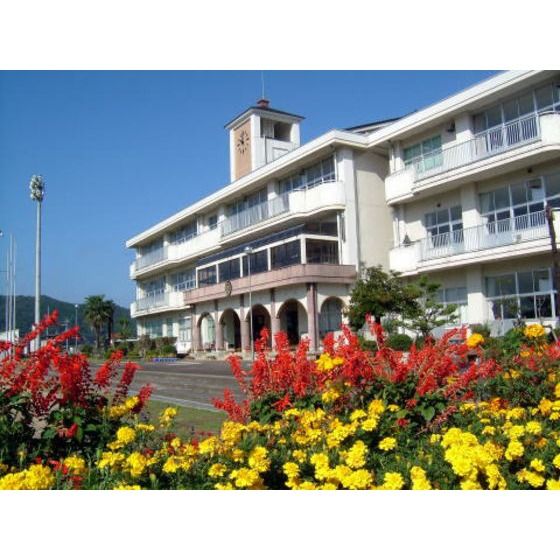 �y���Ӂz�@���w�Z