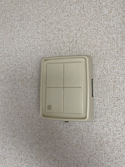 �y�Z�L�����e�B�z�@