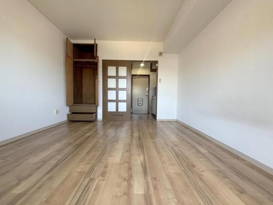 �y�����E���r���O�z�@