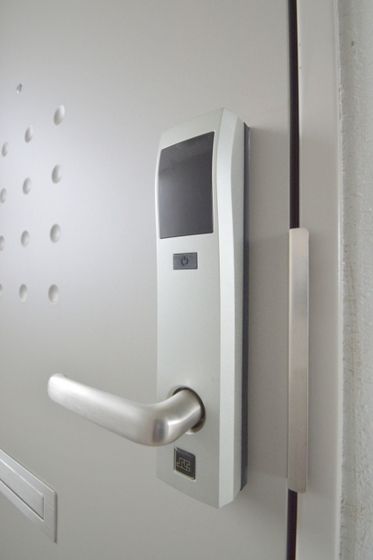 �y�Z�L�����e�B�z�@�J�[�h�L�[�ŃZ�L�����e�B�΍�