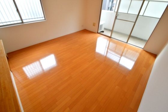 �y�����E���r���O�z�@14.8���̑���