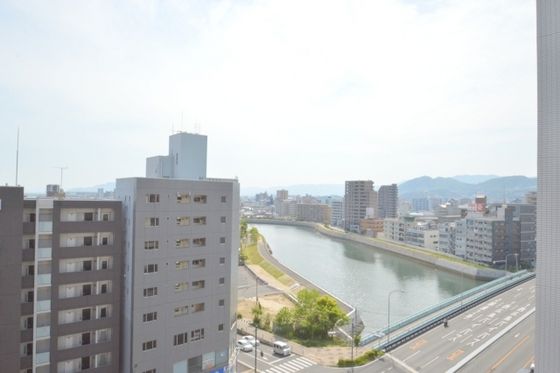 �y���]�z�@���]