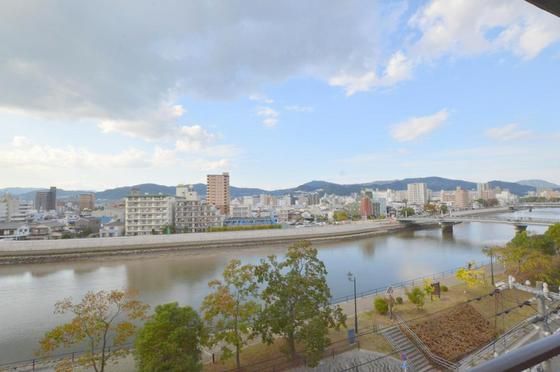 �y���]�z�@���]