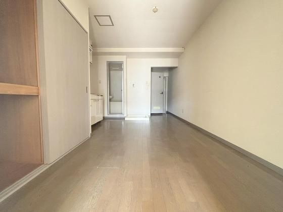 �y�����E���r���O�z�@