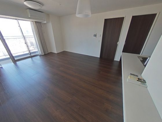 �y�����E���r���O�z�@