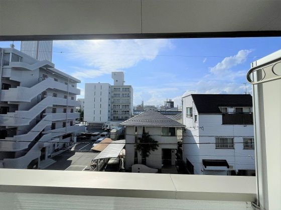 �y���]�z�@