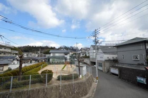 �y���]�z�@