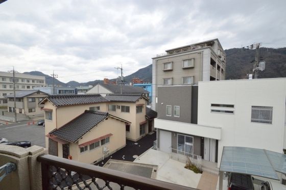 �y���]�z�@