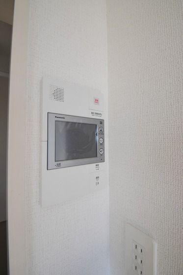 �y�Z�L�����e�B�z�@