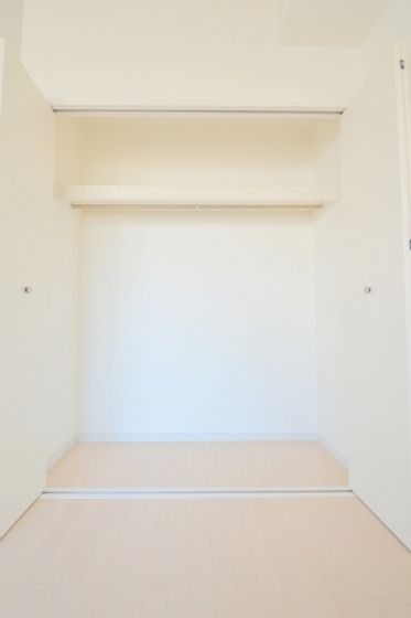 �y���[�z�@�N���[�[�b�g