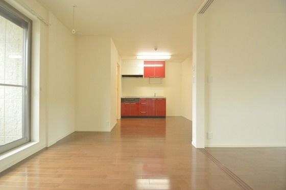 �y�����E���r���O�z�@