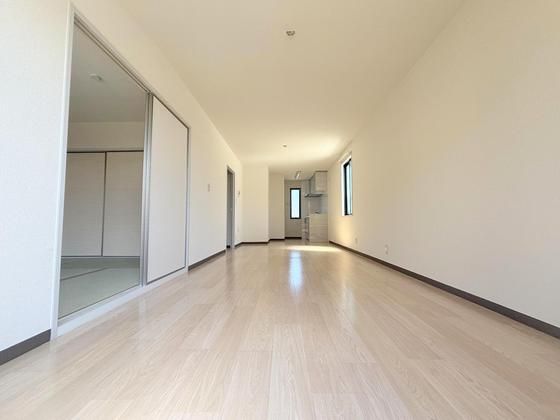 �y�����E���r���O�z�@