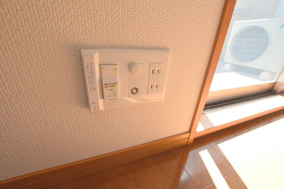 �y���̑��ݔ��z�@