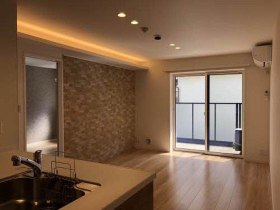 �y�����E���r���O�z�@