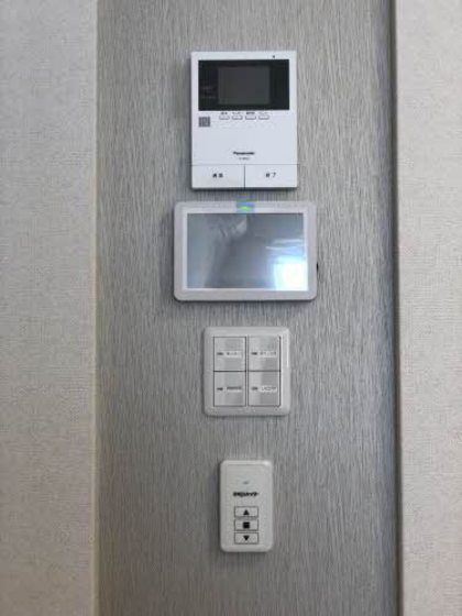 �y�Z�L�����e�B�z�@