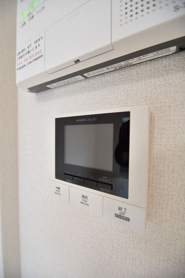 �y�Z�L�����e�B�z�@