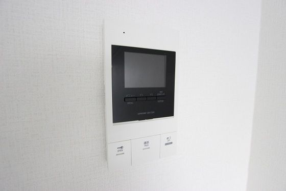 �y�Z�L�����e�B�z�@