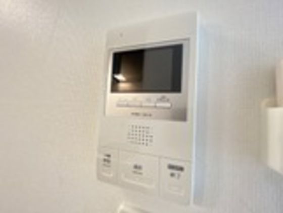 �y�Z�L�����e�B�z�@