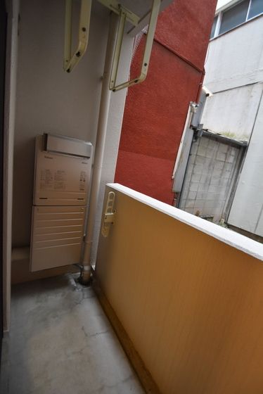 �y���]�z�@