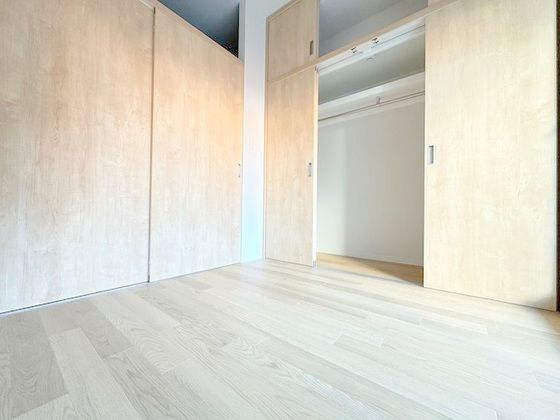 �y�����E���r���O�z�@