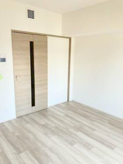 �y�����E���r���O�z�@