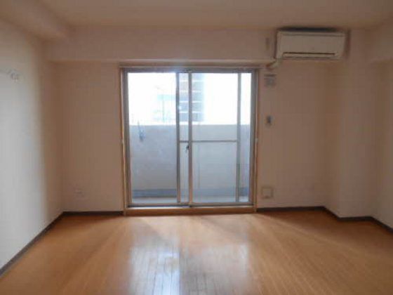 �y�����E���r���O�z�@