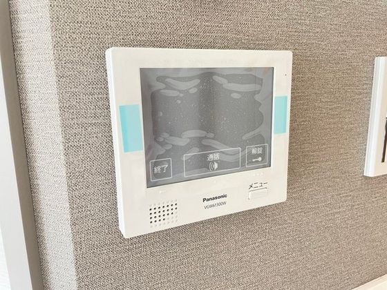 �y�Z�L�����e�B�z�@