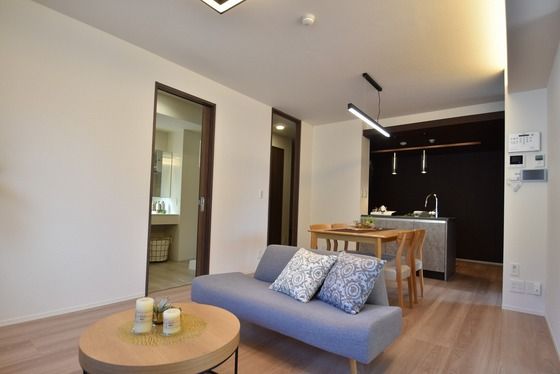 �y�����E���r���O�z�@