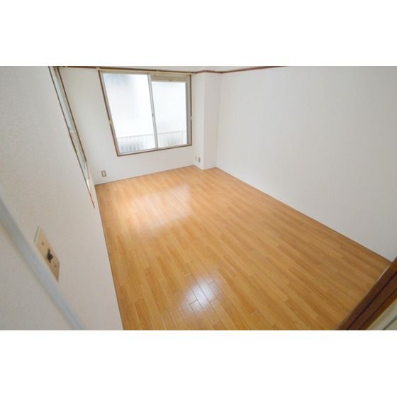 �y�����E���r���O�z�@