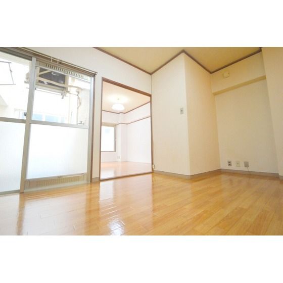 �y�����E���r���O�z�@