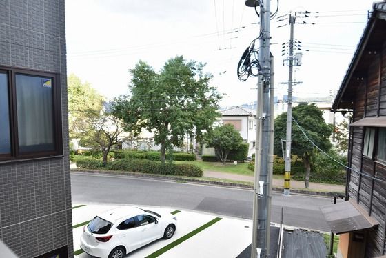 �y���]�z�@