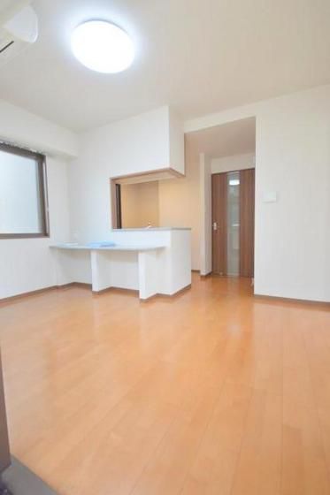 �y�����E���r���O�z�@