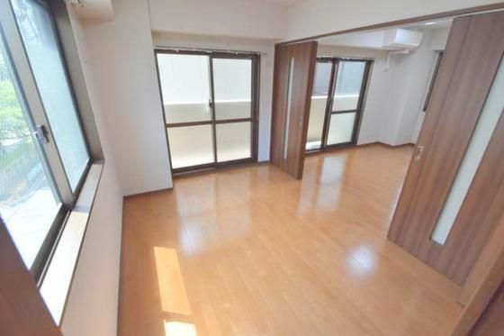 �y���̑������E�X�y�[�X�z�@2�ʑ��Ŗ��邢�m��