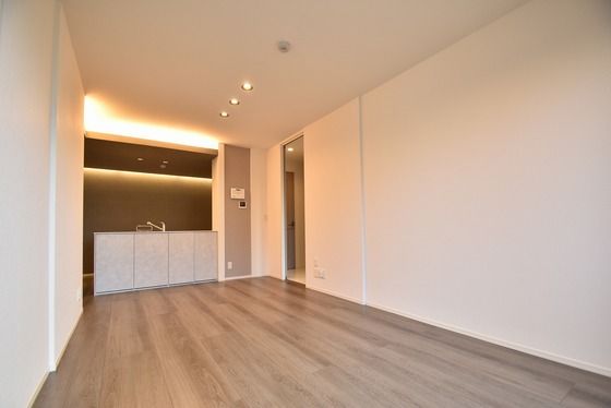 �y�����E���r���O�z�@