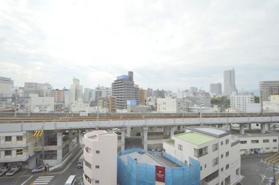 �y���]�z�@