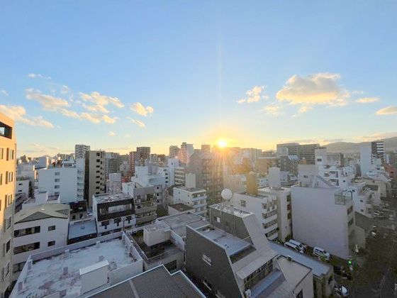 �y���]�z�@