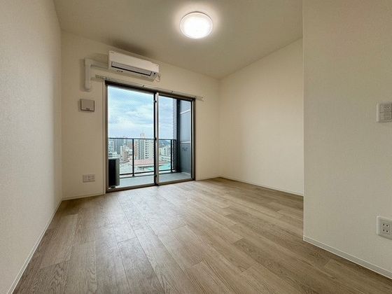 �y�����E���r���O�z�@