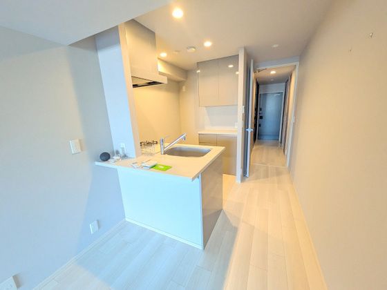 �y�����E���r���O�z�@