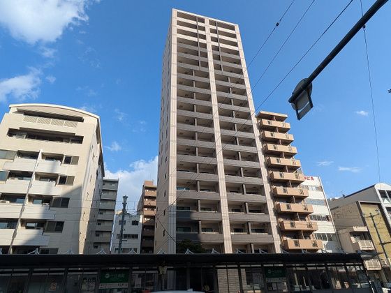 �y���]�z�@