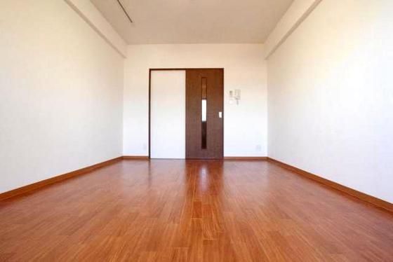 �y�����E���r���O�z�@