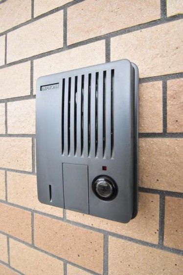 �y�Z�L�����e�B�z�@